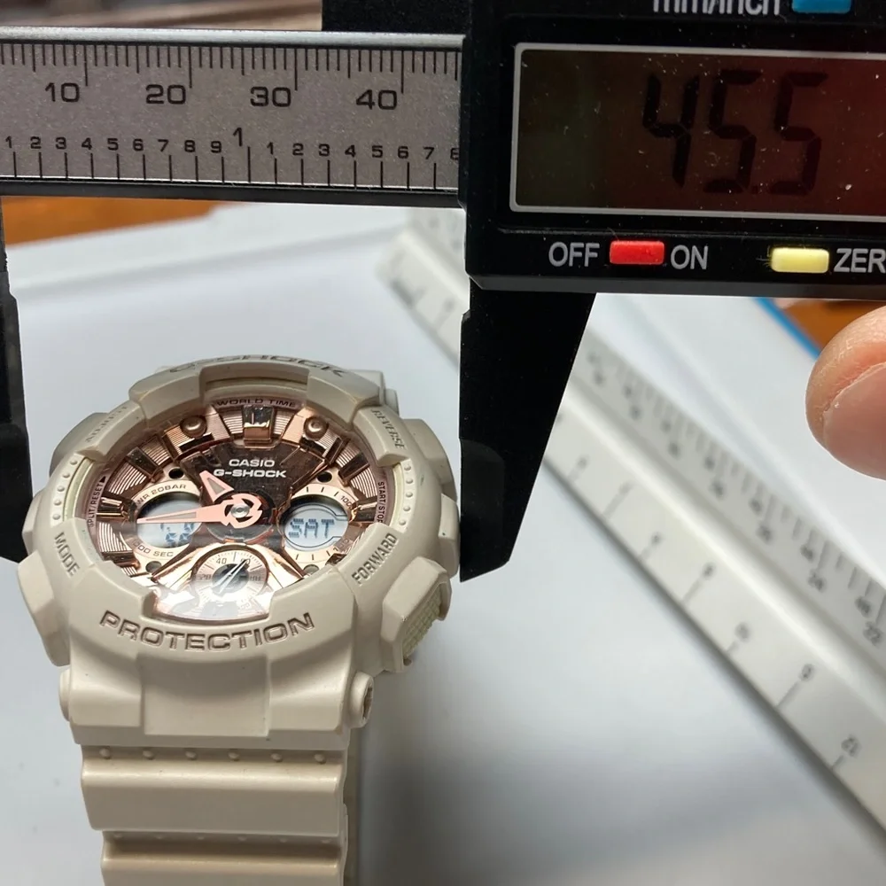 Casio G-Shock GMA-S120MF, new battery, light works, off white color, metallic